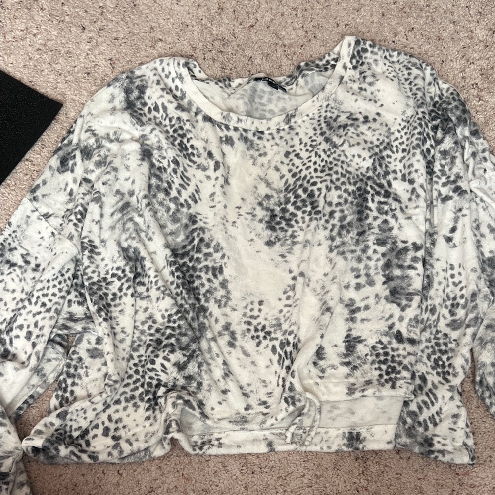 Express Black and White Patterned Women's Longsleeve